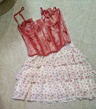 Conjunto Top Corsé y Minifalda Volantes