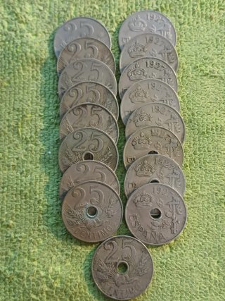 17 monedas de 25 Céntimos de 1927