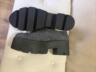 Zapatos Ante Un Paso Mas
