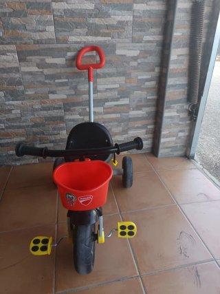 Lote de Triciclo Infantil Ducati, moto y quad.