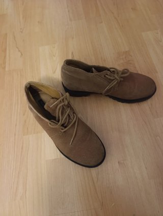 Botas marrones de ante talla 40