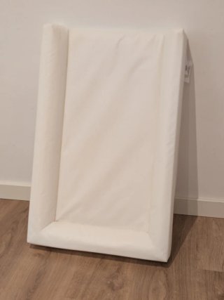 Cambiador IKEA VÄDRA + regalo funda