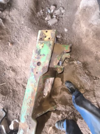 Cuna eje delantero John Deere 3350