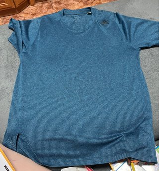 Camiseta Adidas azul jaspeada