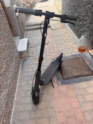 Patinete eléctrico negro