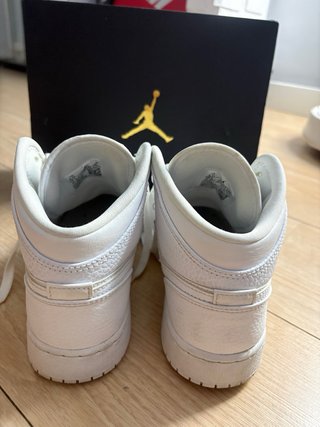 Nike Air Jordan 1 Mid Talla 36.5