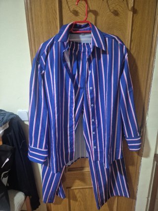 Conjunto de Camisa y Pantalón a Rayas