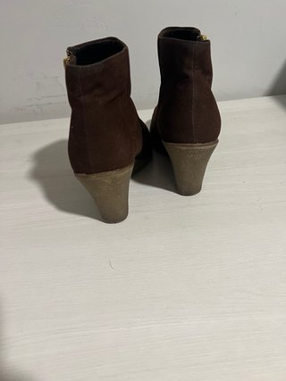Botines con cuña marrones