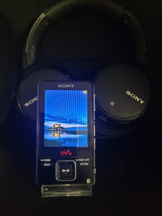 Walkman Sony MP3/MP4 + Auscultadores Sony