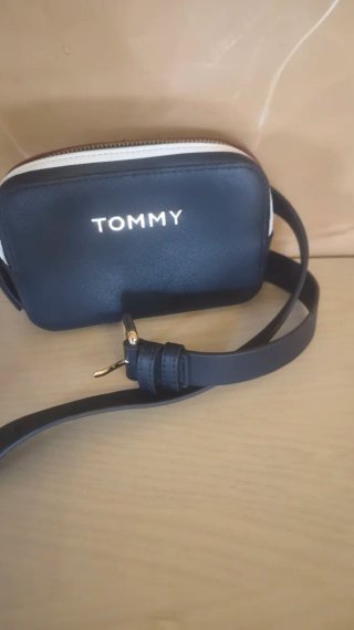 Riñonera Tommy Hilfiger Negra
