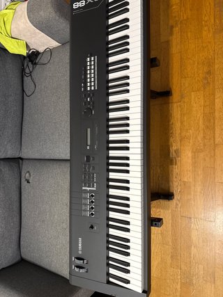 Yamaha MX88 Teclado Piano Synthesizer