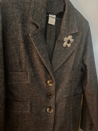 Chaqueta Entallada Gris con Hombreras