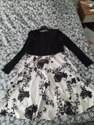 Lote de ropa, vestidos, zapatos y botas de mujer