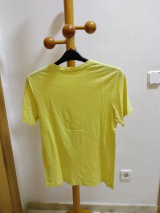 Camiseta Nike básica amarilla