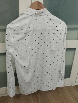 Camisa Mango blanca con estampado de vespas xs