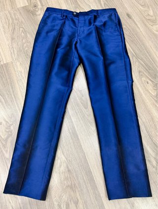Traje de novio azul