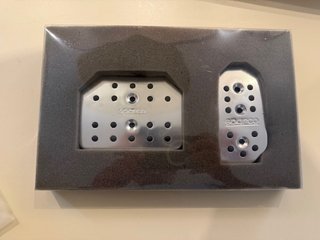 Cubre pedales SPARCO para coche automatico.