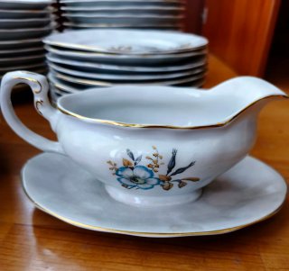 Vajilla de Porcelana con Motivos Florales