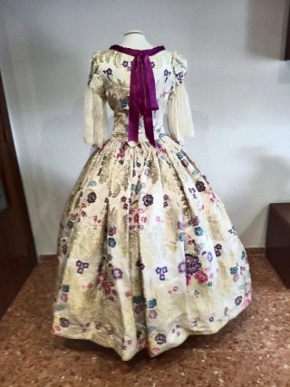 Traje de Fallera con Dos Corpiños