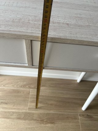 Mueble recibidor blanco y madera