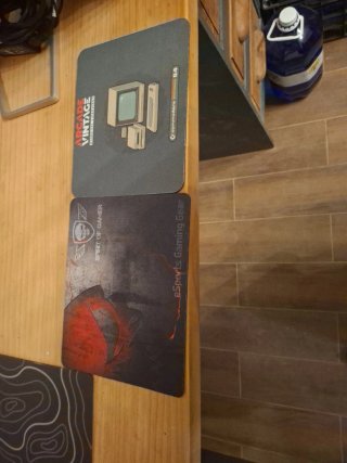 2 Alfombrillas Gaming Commodore y Spirit of Gamer