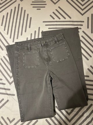 Pantalones Campana Grises con Tachuelas