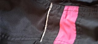 Chaqueta de nieve Boomerang negra y rosa