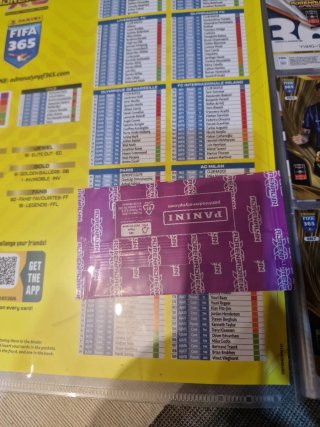 Álbum Panini FIFA 365 Adrenalyn 2026
