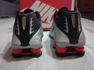 Nike Shox R4 Plata y Rojo
