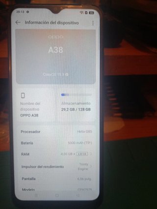 Oppo A38 128GB 4+4ram y un pequeño golpe en la esq