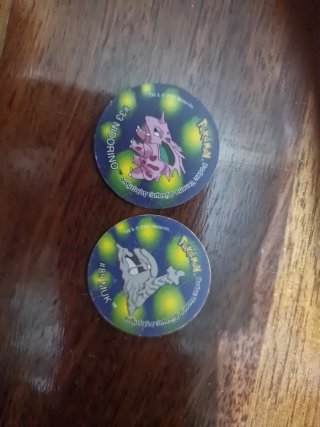 2 Tazos Pokémon: Nidorino y Muk