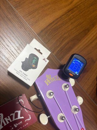 Ukelele Soprano WINZZ Morado 21” con Kit