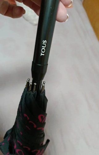 Paraguas Tous grande negro con funda