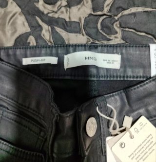 Pantalón Negro Mango