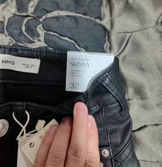 Pantalón Negro Mango