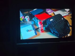 Televisor de 55 pulgadas de alta gama.