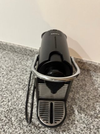 Cafetera Nespresso Pixie Negra