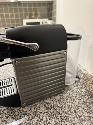 Cafetera Nespresso Pixie Negra