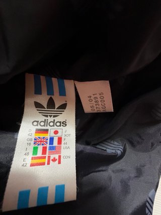 Chaqueta Adidas acolchada negra