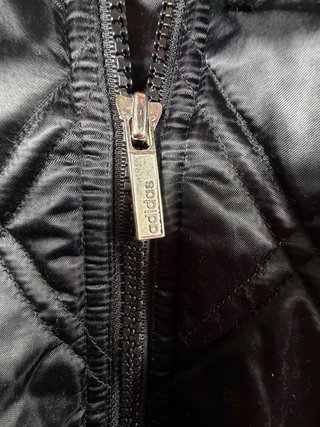 Chaqueta Adidas acolchada negra