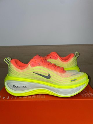 Nike ZoomX Vomero Plus (41, 42, 42.5 y 43)