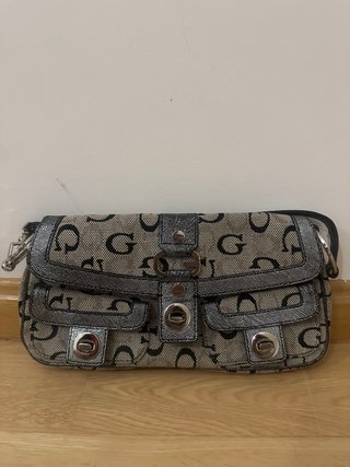 Bolso Guess Beige y Plateado