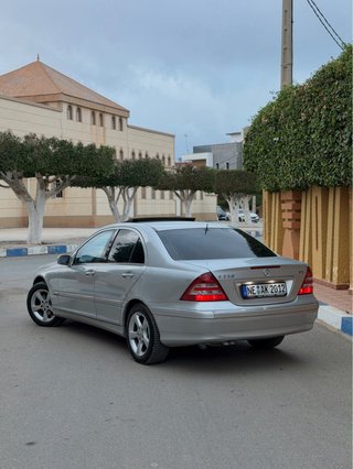 Mercedes-Benz Clase C 2004
