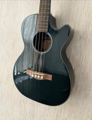 Bajo Fender Electroacústico