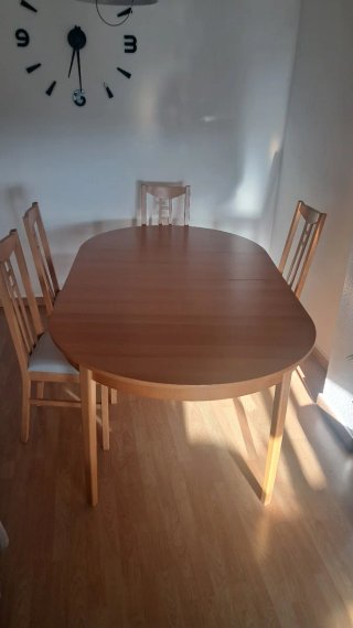 Mesa comedor extensible y 4 sillas