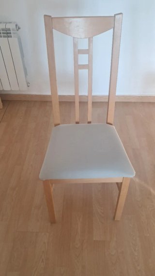 Mesa comedor extensible y 4 sillas