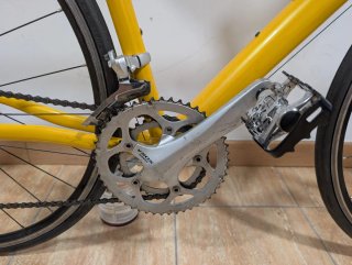 Bicicleta de carretera con grupo Sora completo