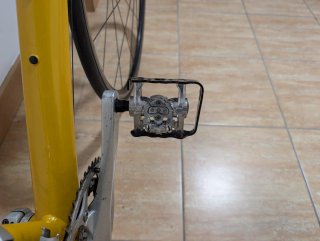 Bicicleta de carretera con grupo Sora completo