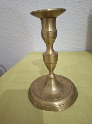 Candelabro de Metal Dorado