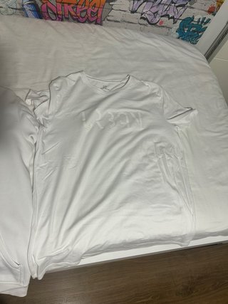 CAMISETAS / CHAQUETAS / CONJUNTOS
